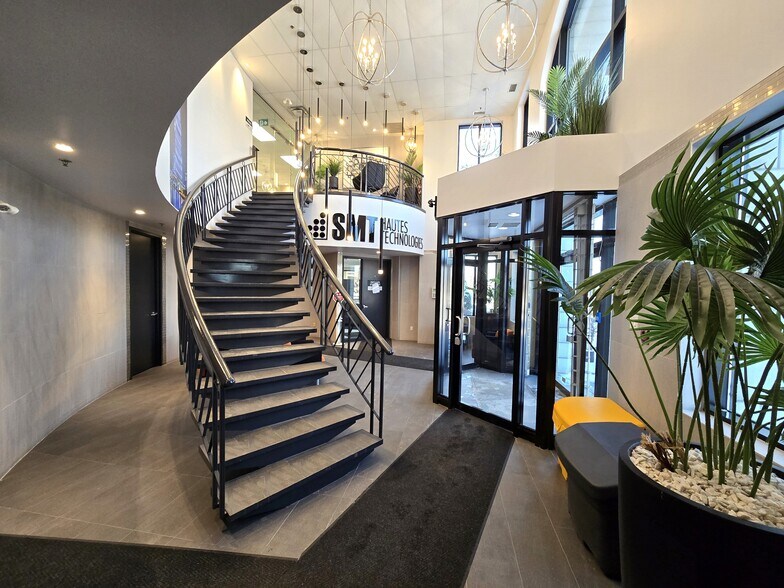 More Photos Of 2222 Boul Dagenais O, Laval Light Distribution For Sale