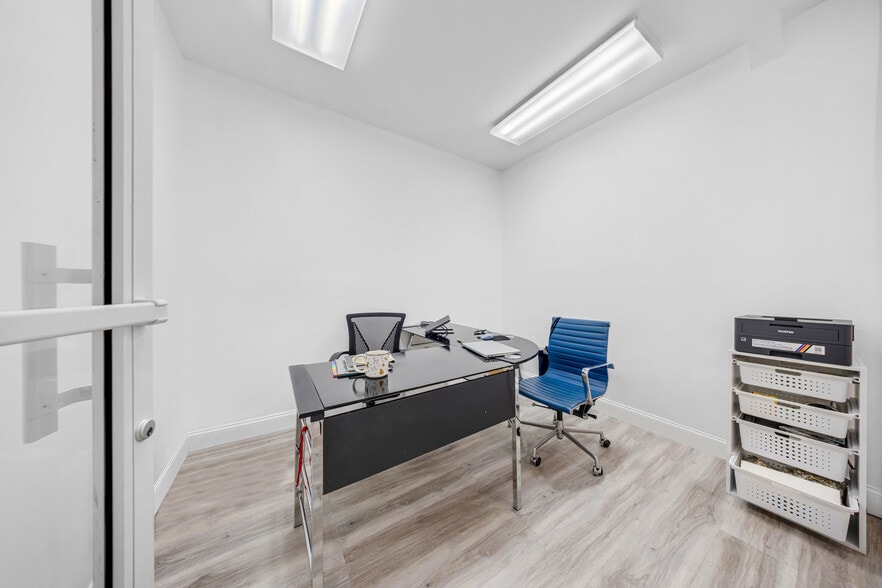 More Photos Of 8009 NW 29th St, Doral Warehouse For Sale