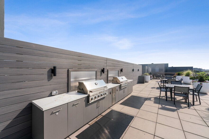 More Photos Of 1425 P St NW, Washington Apartments For Lease