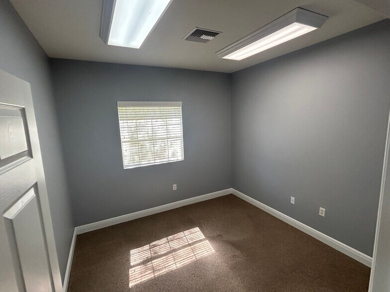 More Photos Of 565 S Hercules Ave, Clearwater Office For Lease