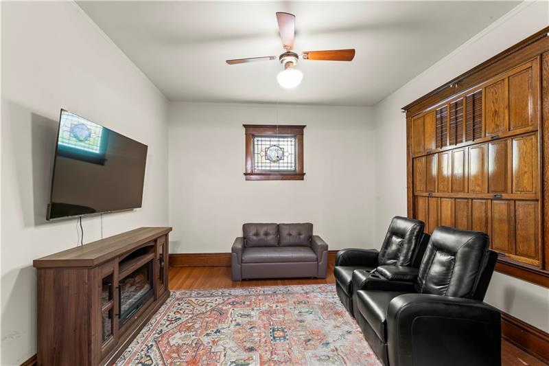 More Photos Of 600 E Maiden St, Washington Office Residential For Sale