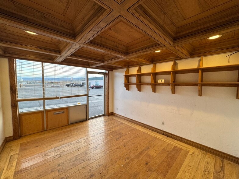 More Photos Of 2458 I 70 Business Loop, Grand Junction Service For Lease