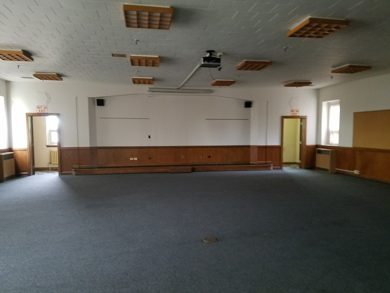 More Photos Of 1661 W Hill St, Louisville Manufacturing For Lease