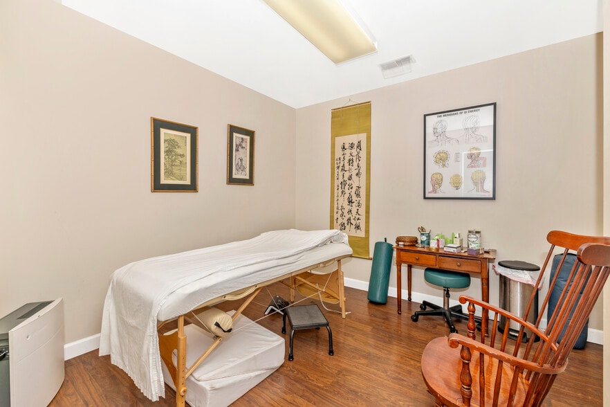 More Photos Of 360 Mill St, Hagerstown Office For Sale