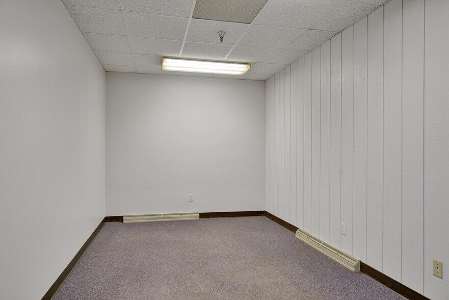 More Photos Of 1431 N 2nd St, Wisconsin Rapids Office For Sale