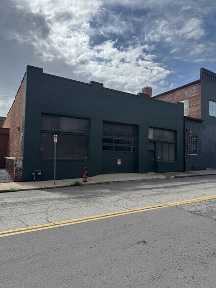 Primary Photo Of 1914-1916 Wyandotte St, Kansas City Warehouse For Sale