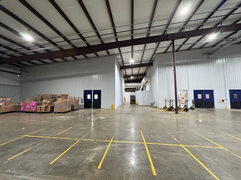 More Photos Of 655 10th St, Cedartown Warehouse For Sale