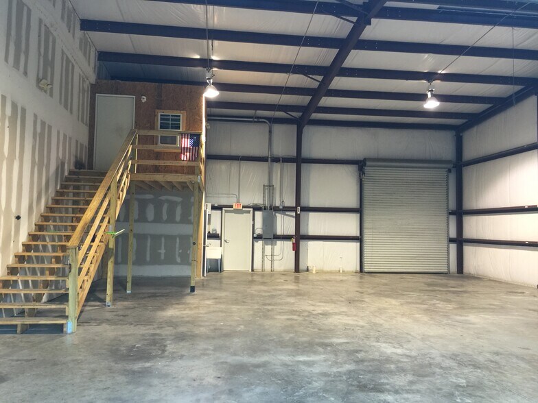 More Photos Of 4970 Crescent Technical Ct, Saint Augustine Warehouse For Lease