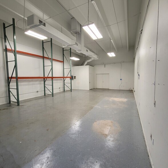 More Photos Of 25430 NW 8th Ln, Newberry Warehouse For Sale