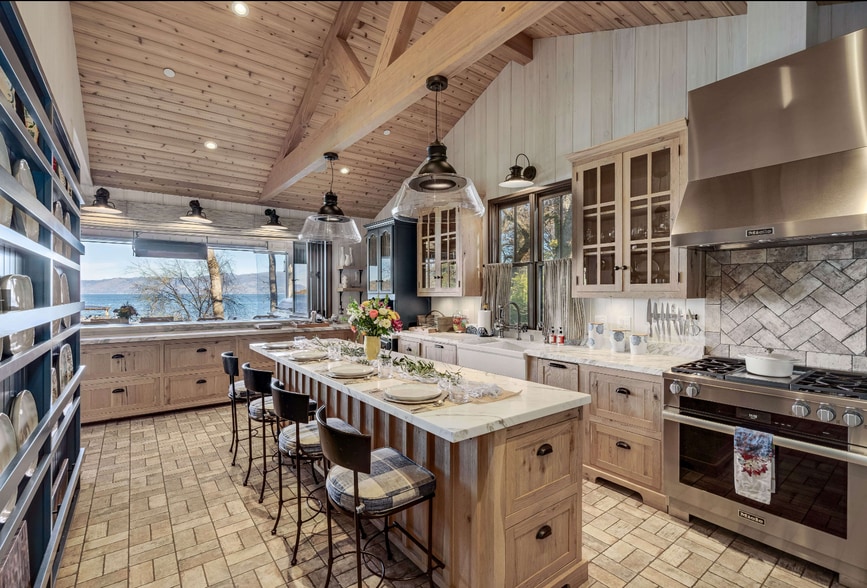 More Photos Of 3415 White Oak Way, Kelseyville Hotel For Sale