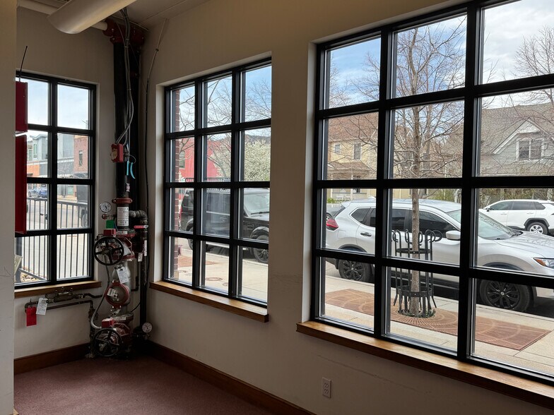 More Photos Of 2080 Pearl St, Boulder Office For Sale