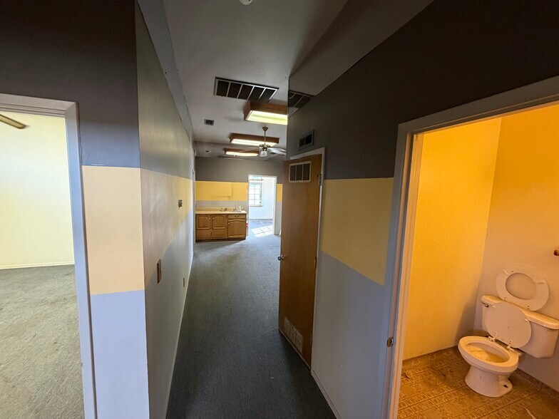 More Photos Of 1088 N Mooney Blvd, Tulare Freestanding For Lease
