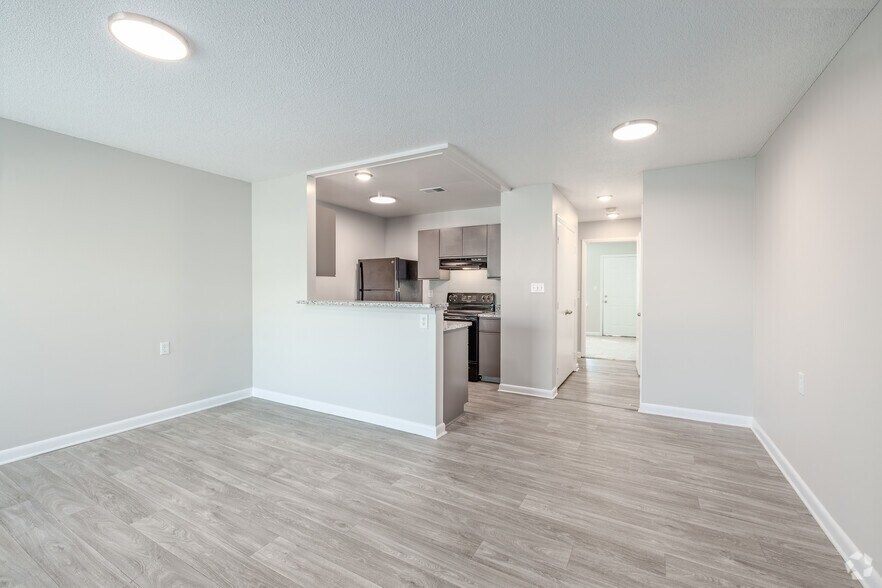 More Photos Of 1004 Appamattox Ct, Fayetteville Apartments For Sale