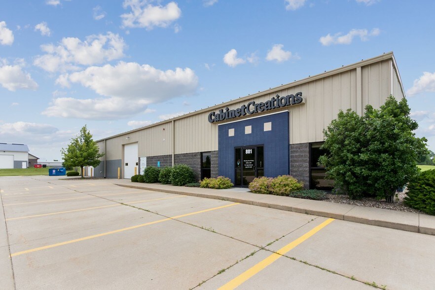 More Photos Of 801 62nd St, Marion Showroom For Sale