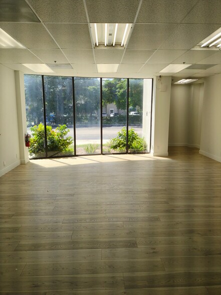 More Photos Of 3020 High Ridge Rd, Boynton Beach Showroom For Lease
