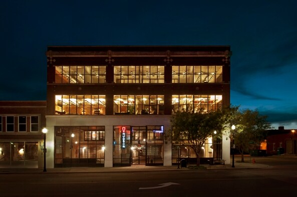 More Photos Of 825 N Broadway Ave, Oklahoma City Office For Lease