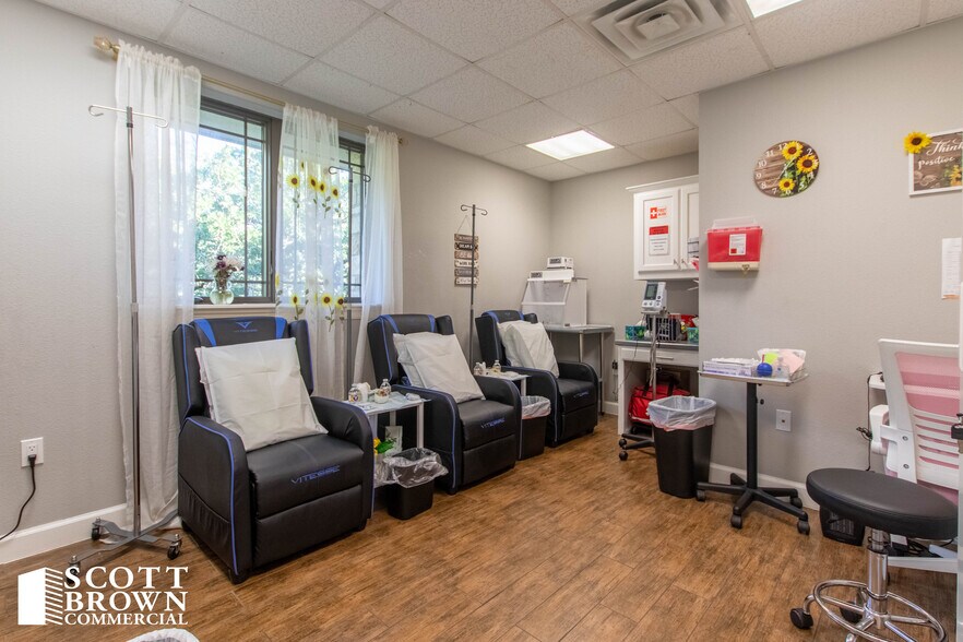 More Photos Of 3200 Colorado Blvd, Denton Healthcare For Lease