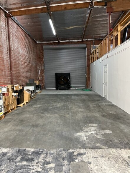 More Photos Of 9330 Corbin Ave, Northridge Warehouse For Lease