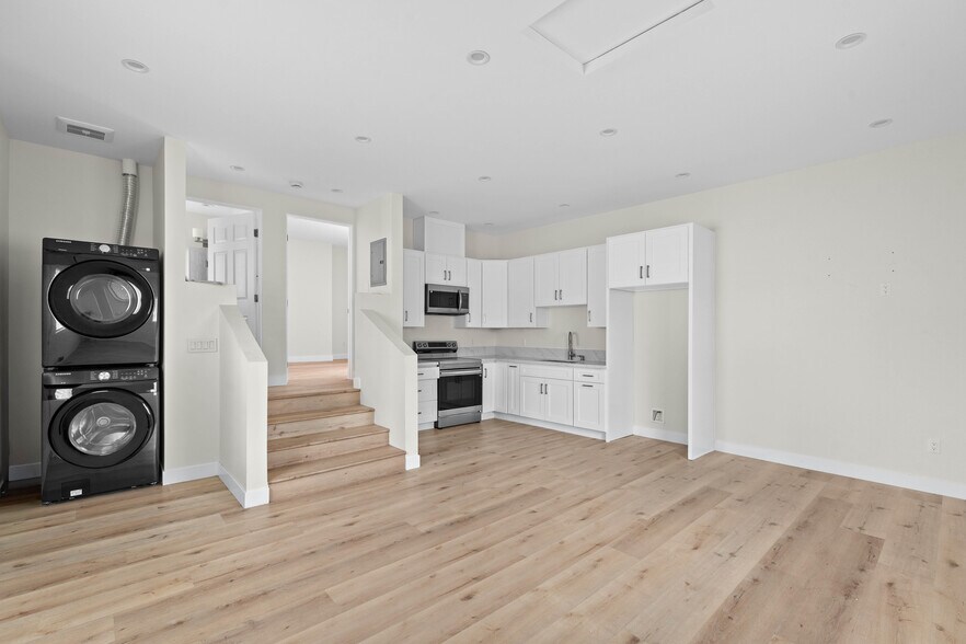 More Photos Of 15952 Simonds St, Granada Hills Apartments For Sale