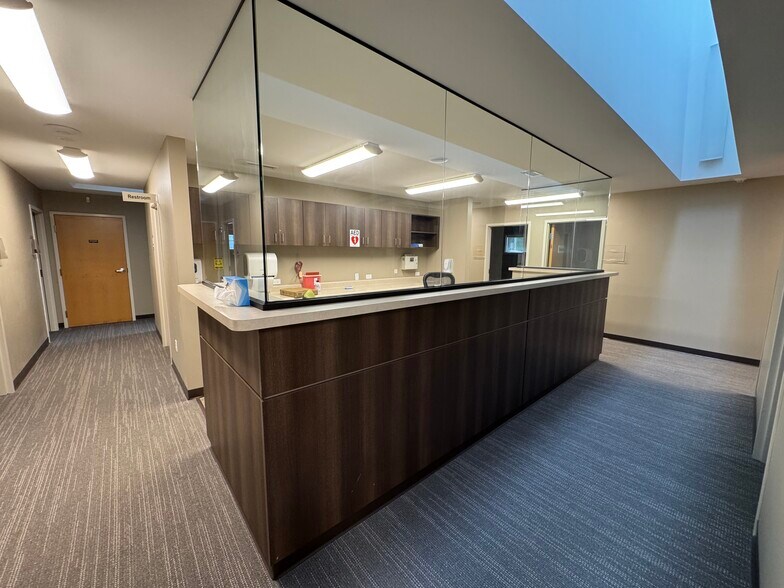 More Photos Of 1755 Fulton St, Elkhart Medical For Sale