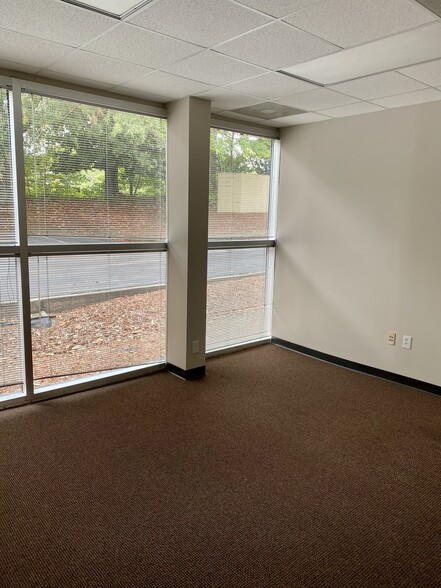 More Photos Of 7817 National Service Rd, Greensboro Office For Lease