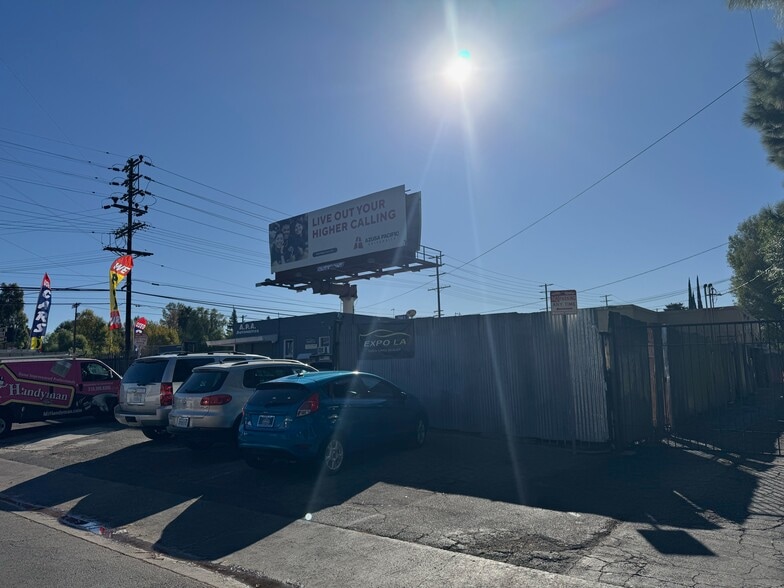 More Photos Of 22802 Oxnard St, Woodland Hills Auto Repair For Sale