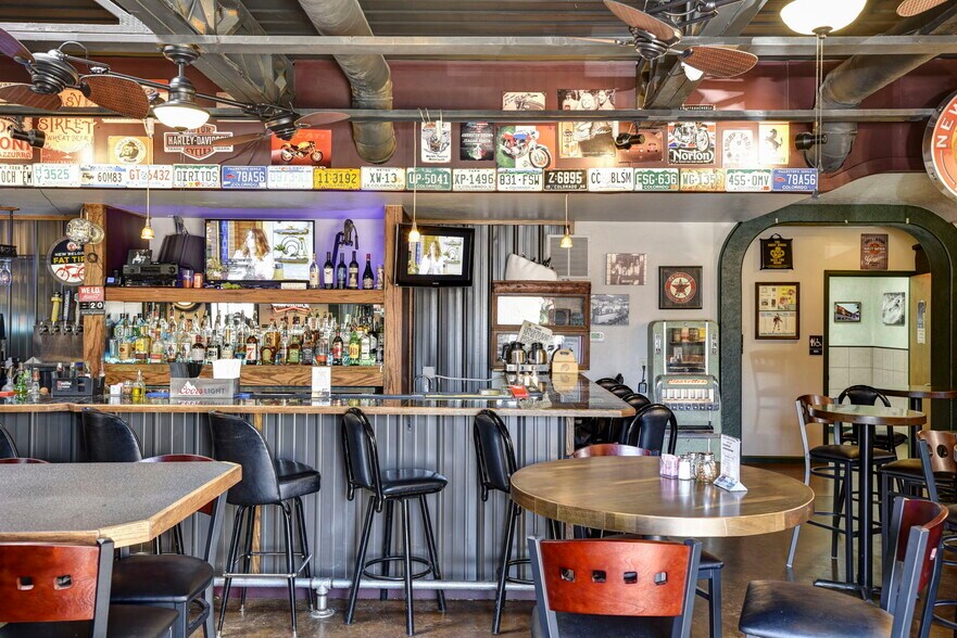 More Photos Of 231 Main St, Canon City Restaurant For Lease