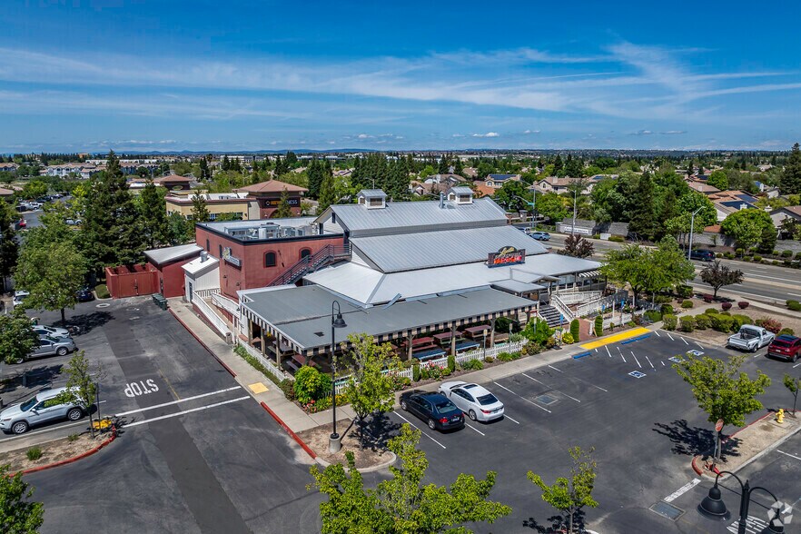 More Photos Of Lucille's, Rocklin Restaurant For Sale