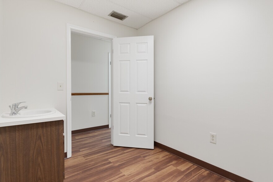 More Photos Of 9030 W Fort Island Trl, Crystal River Medical For Sale