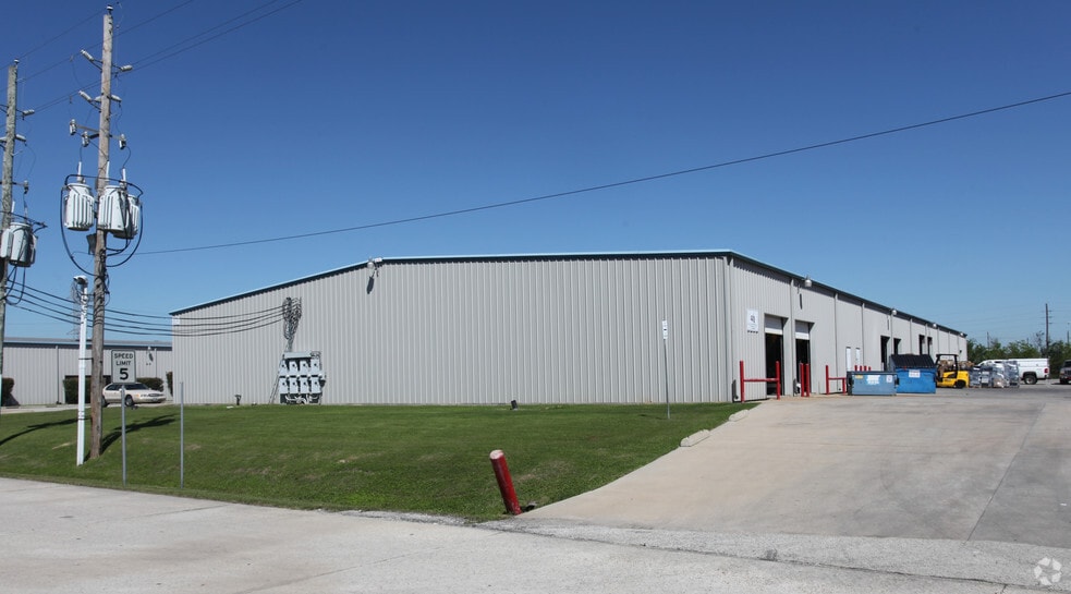 More Photos Of 2121 Brittmoore Rd, Houston Unknown For Lease