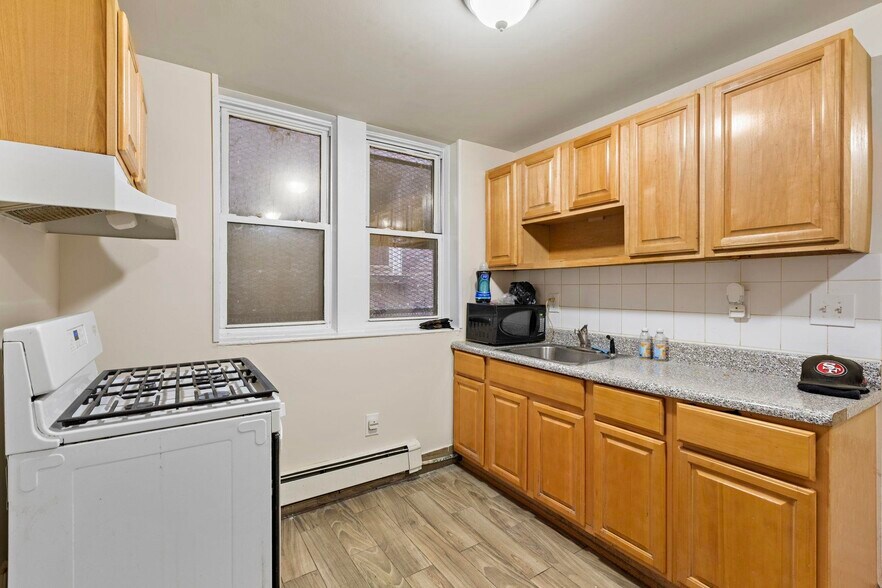 More Photos Of 91 Bergen Ave, Jersey City Apartments For Sale
