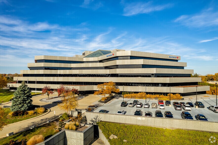 More Photos Of 2600 W Big Beaver Rd, Troy Office For Lease