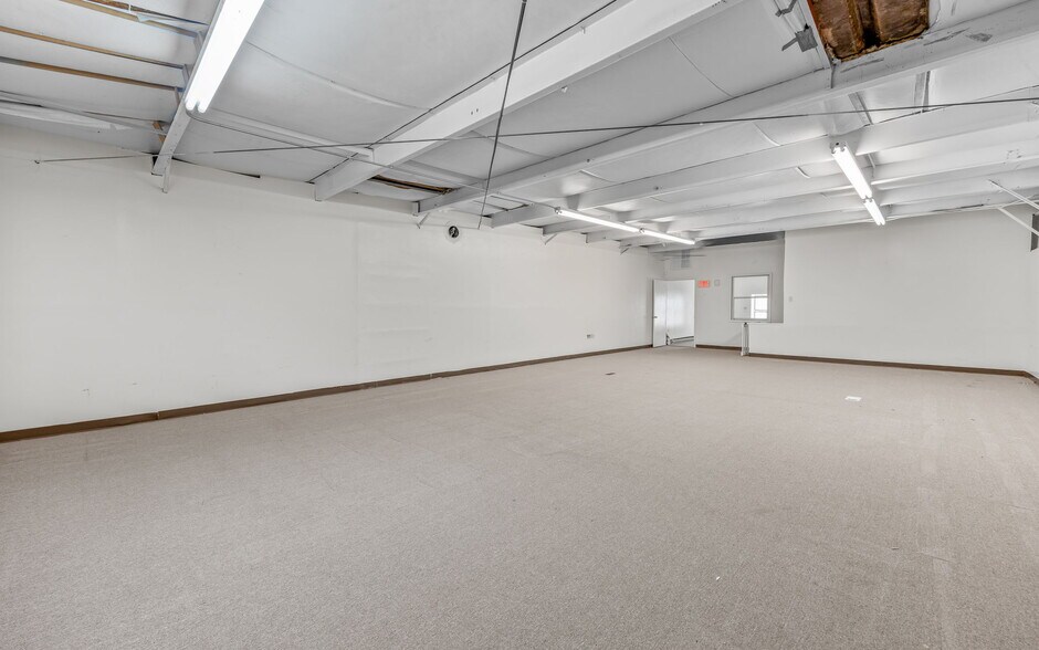 More Photos Of 105 S First Colonial Rd, Virginia Beach Flex For Sale