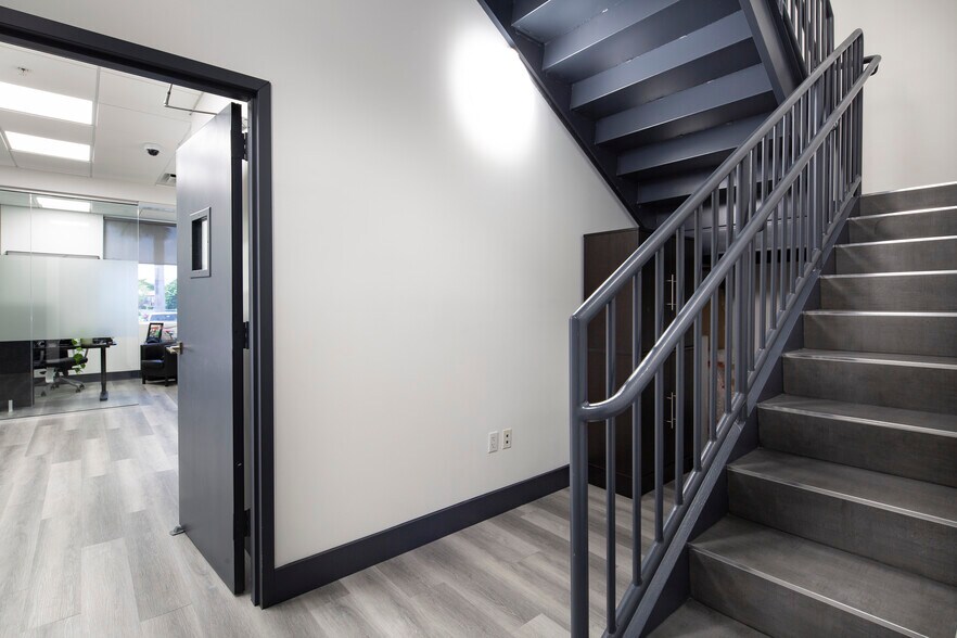 More Photos Of 3301-3389 NW 97th Ave, Miami Warehouse For Lease