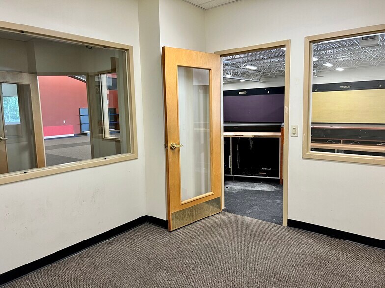 More Photos Of 2850 N Market St, Shreveport Freestanding For Sale