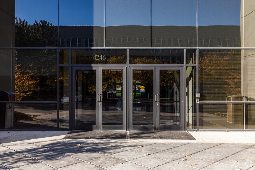 More Photos Of 4246 S Riverboat Rd, Salt Lake City Office For Lease