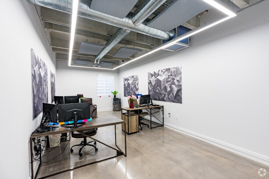 More Photos Of 2550 NW 100th Ave, Doral Office For Sale