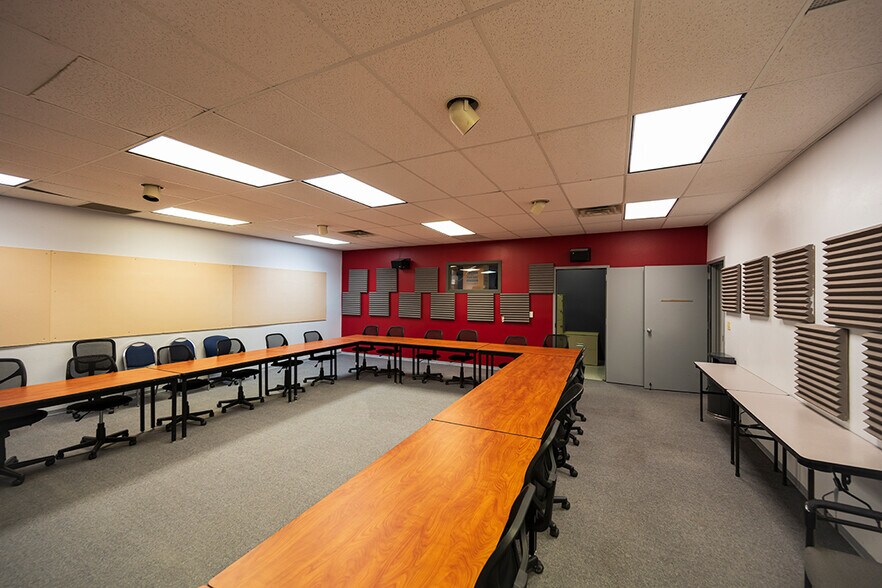 More Photos Of 1600 Saint Michaels Dr, Santa Fe Unknown For Lease