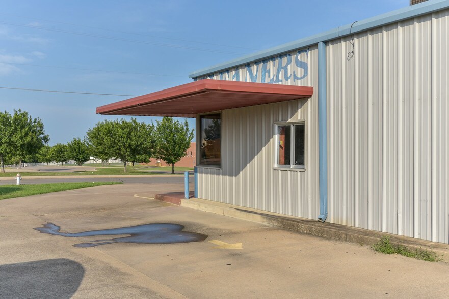 More Photos Of 124 Faircrest Dr, Cleburne Freestanding For Lease