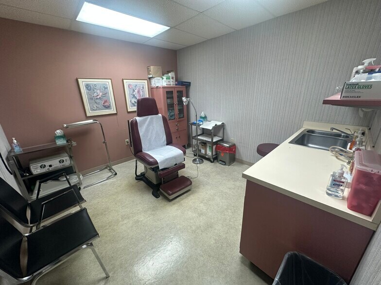 More Photos Of 4710 N Habana Ave, Tampa Medical For Sale