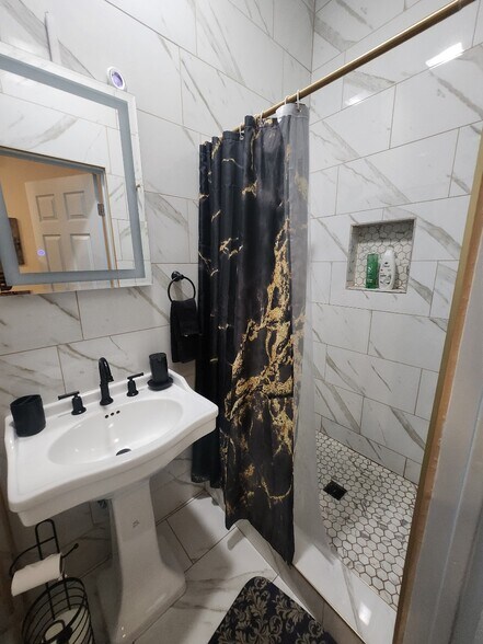 More Photos Of 4686-4688 W Imperial Hwy, Inglewood Freestanding For Sale