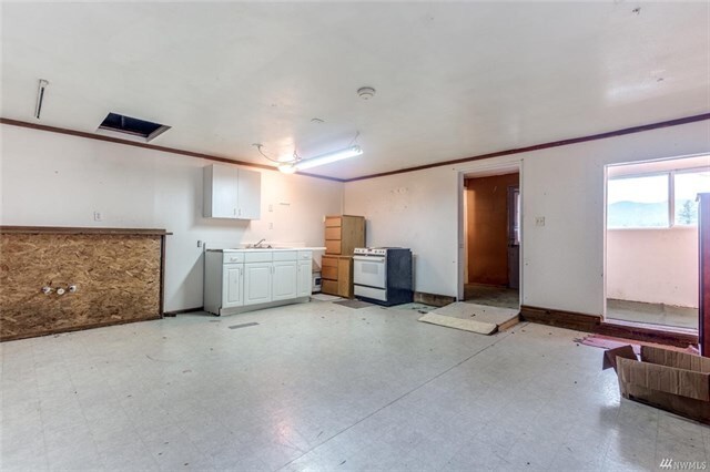 More Photos Of 39618 NE 216th Ave, Amboy Freestanding For Sale