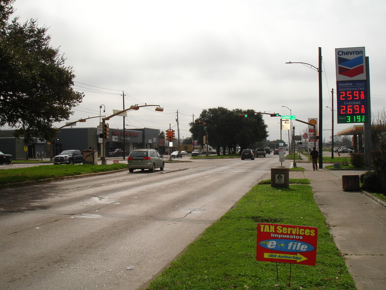 More Photos Of 8001-A Lawndale st @ Broadway St, Houston Office For Lease