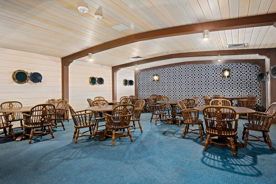 More Photos Of 615 N Upper Broadway St, Corpus Christi Office For Sale