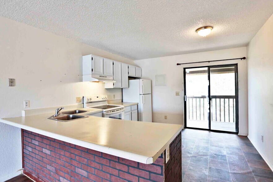 More Photos Of 935 Hathaway Dr, Colorado Springs Apartments For Sale