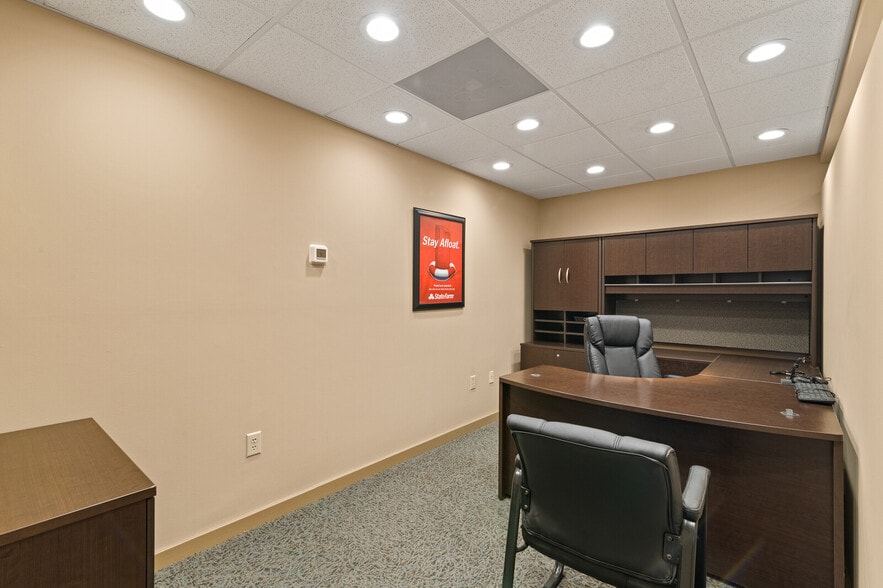 More Photos Of 1326 E Pembroke Ave, Hampton Office For Sale