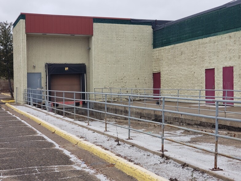 More Photos Of 990 W 41st St, Hibbing Unknown For Lease