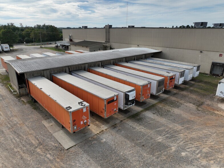 More Photos Of 1 Poulan Dr, Nashville Warehouse For Lease