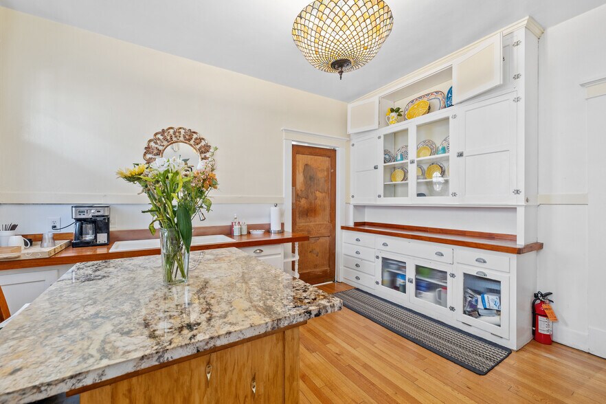 More Photos Of 720 E Lincolnway, Cheyenne Office Residential For Sale