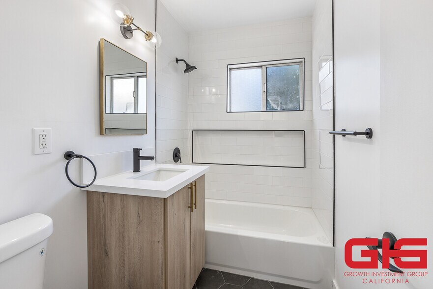 More Photos Of 521 E Live Oak Ave, Arcadia Apartments For Sale